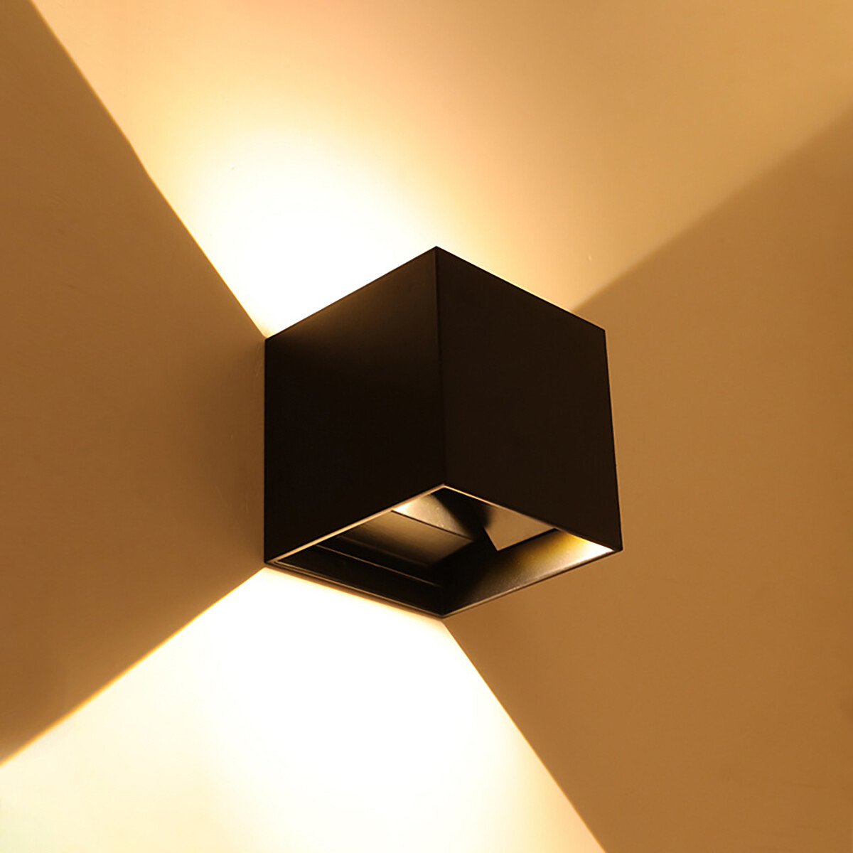 LED Wandlamp Up & Down 6W Warm Wit 3000K Instelbare Stralingshoek Kubus Zwart Voor Buiten en Binnen 